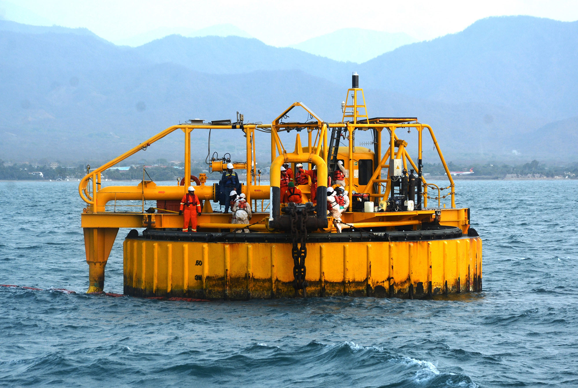 SL-C510 Marine Lantern Reduces Risk to Personnel and Environment by Improving Safety of Navigation